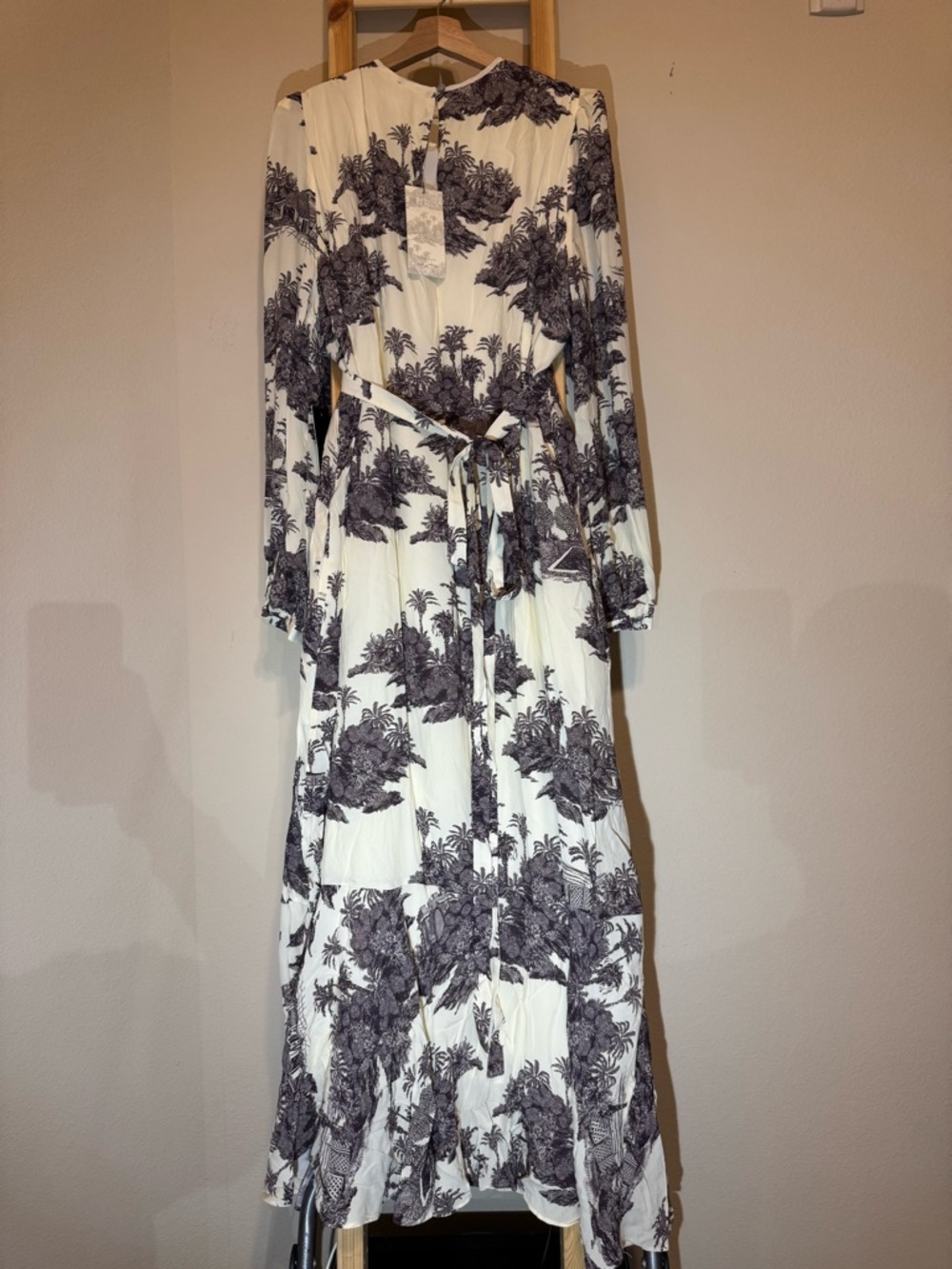 ✨ Tuckernuck x India Hicks Toile Hibiscus Hill Dress ✨ - Picture 3 of 9
